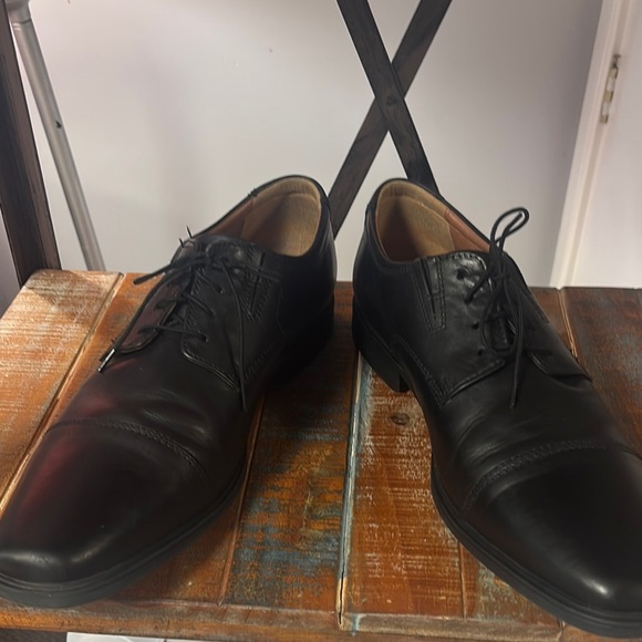 Clarks Black Slip-On Loafers with Polished Finish - Picture 9 of 9